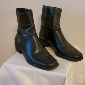 Leather Ankle boots,  1 1/2 heels. Black Naturaliz